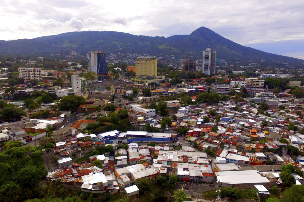 hundreds deported to central america after fleeing gangs