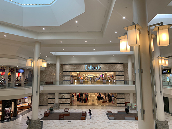 Aurora mall defies retail chaos, bad 