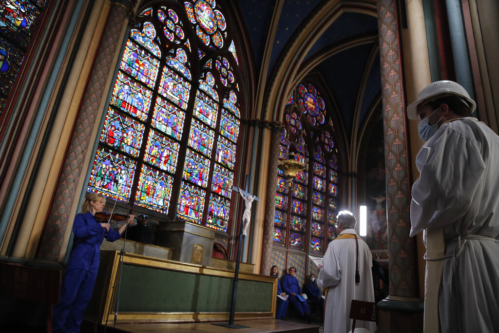 Notre Dame’s rector: “15 or 20 years” needed for restoration ...