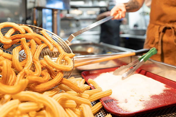 SABOR DE ESPAÑA: Churreria de Madrid trae recuerdos y cocina española a Stanley Marketplace