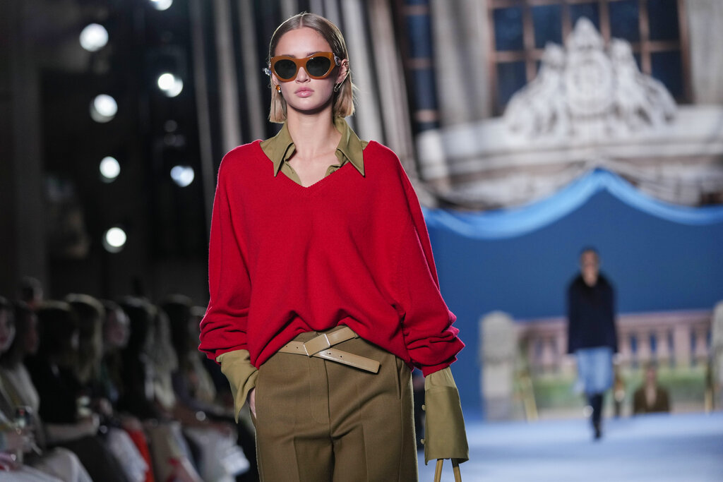 Tory Burch deconstructs classic style in new NYFW collection - Sentinel  Colorado