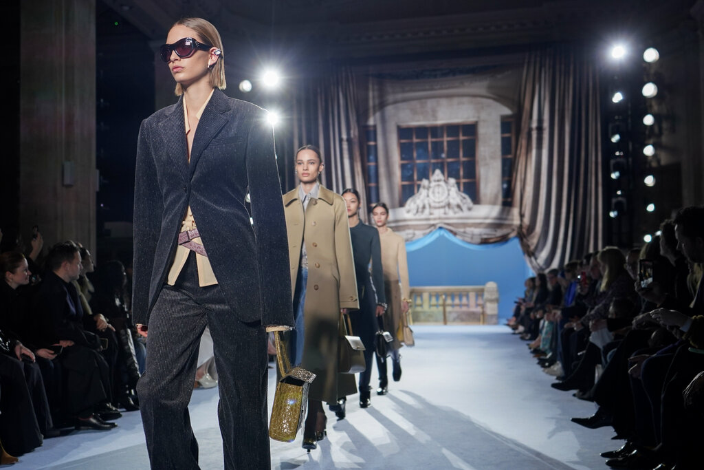 Tory Burch deconstructs classic style in new NYFW collection - Sentinel  Colorado