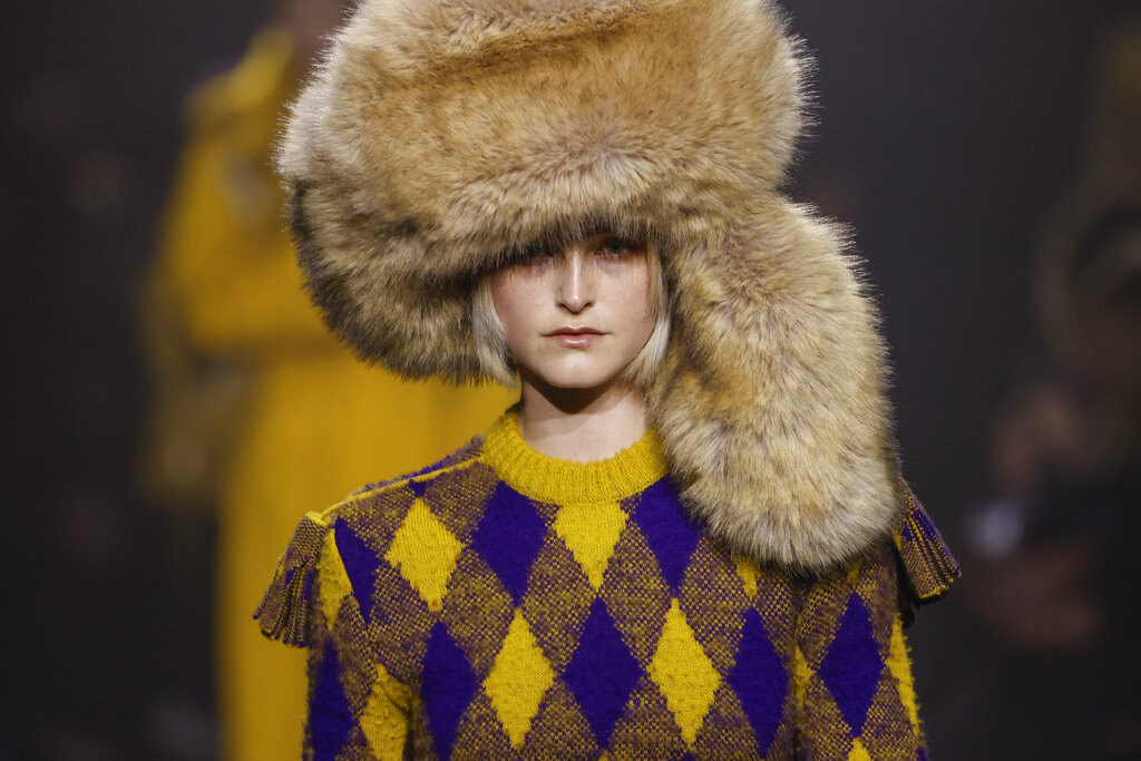 Faux fur, hot water bottles at Burberry's new London show - Sentinel  Colorado