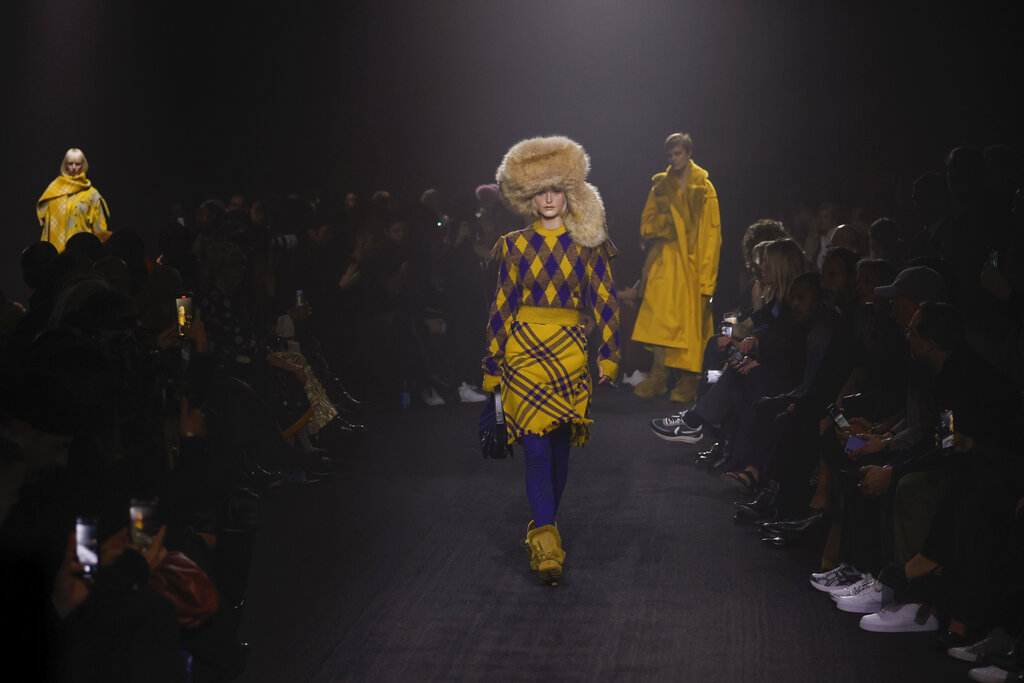 Faux fur, hot water bottles at Burberry's new London show - Sentinel  Colorado